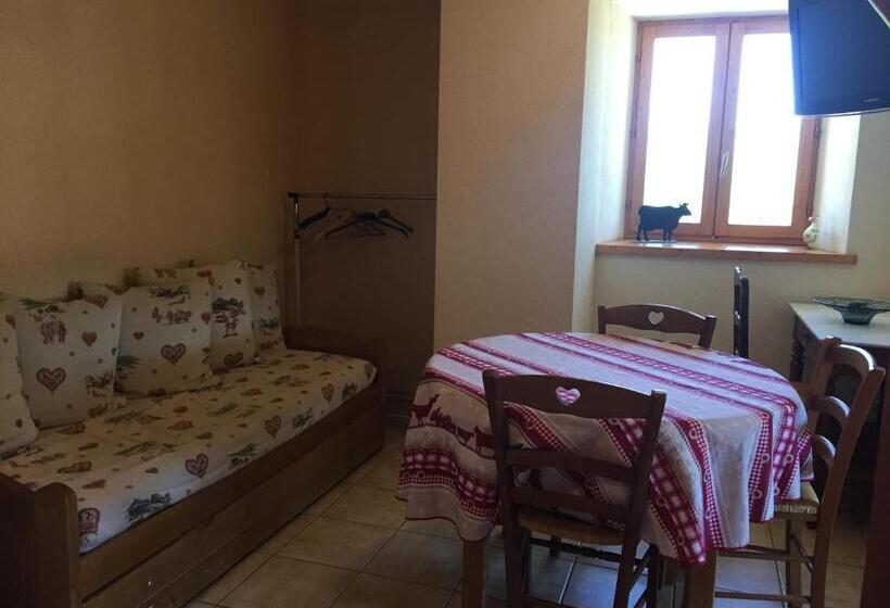 شقة غرفتين, Auberge La Ferme De Ferrières