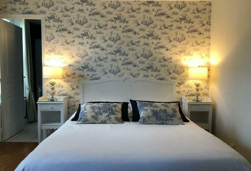 高级大房间, Enclos De L'evêché