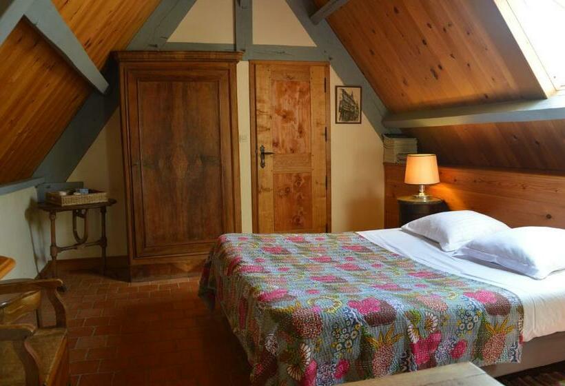 غرفة قياسية, La Grange De Coatélan