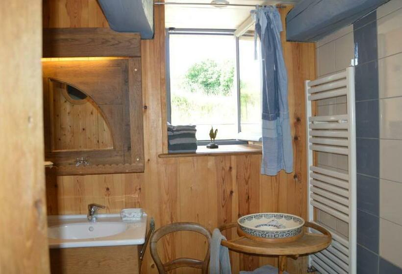 غرفة عائلية, La Grange De Coatélan