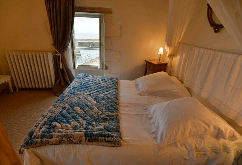 小型套房, Le Corps De Garde