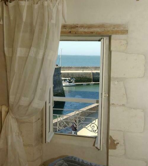 小型套房, Le Corps De Garde