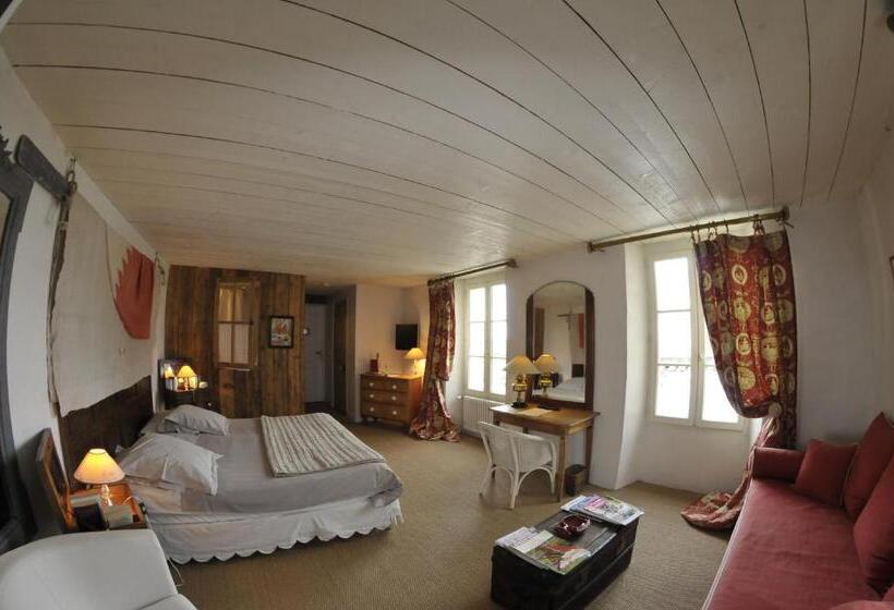 豪华房间, Le Corps De Garde