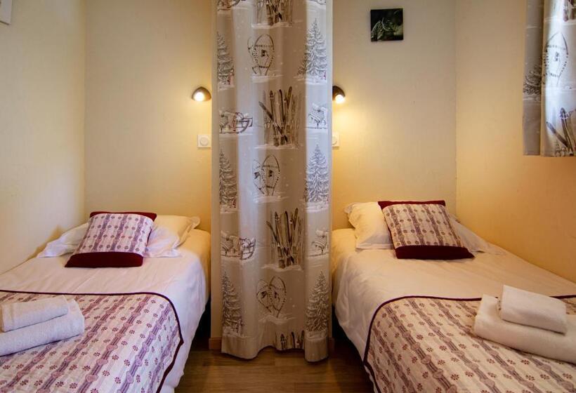 اتاق استاندارد چهار تخته, Chalet Hotel La Tarine