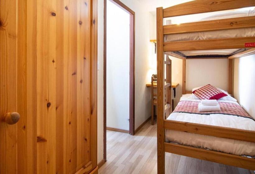 اتاق استاندارد چهار تخته, Chalet Hotel La Tarine