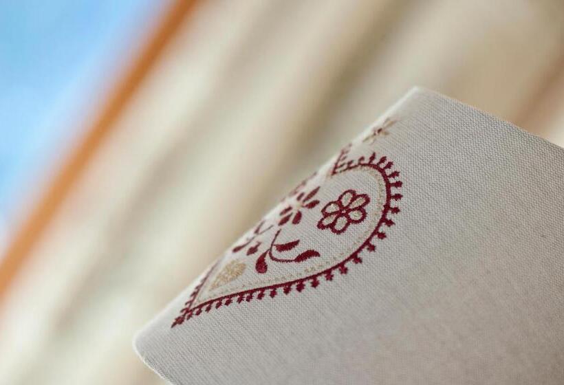 اتاق استاندارد, Chalet Hotel La Tarine