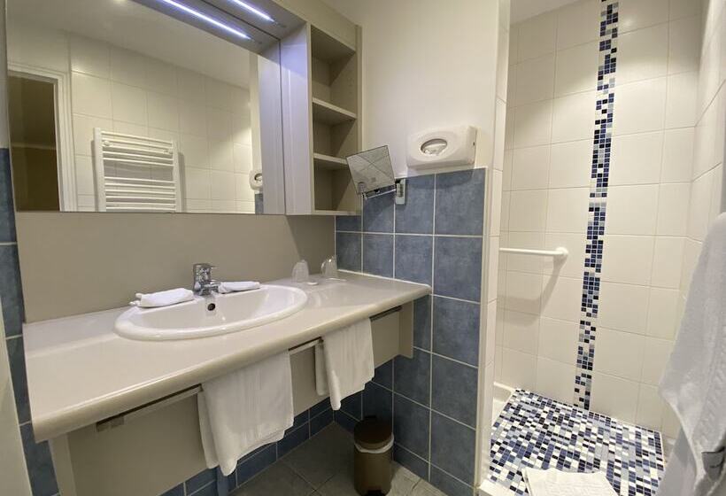 Номер Стандарт Трехместный, Contact Hôtel   Motel Les Bleuets