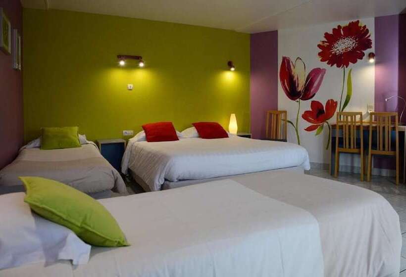 غرفة قياسية رباعية, Contact Hôtel   Motel Les Bleuets