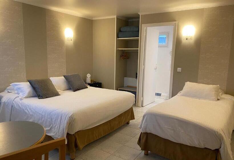 Номер Стандарт Трехместный, Contact Hôtel   Motel Les Bleuets