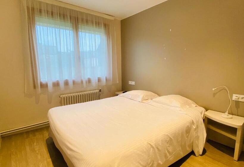 Дом 1 Спальня, Contact Hôtel   Motel Les Bleuets