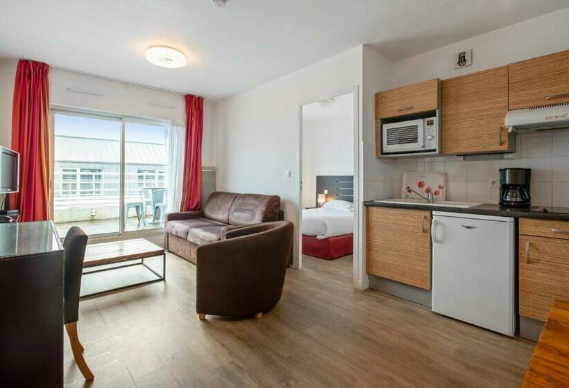 Апартаменты 3 Спальни, Appart Hôtel Le Liberté Vannes Centre Ville