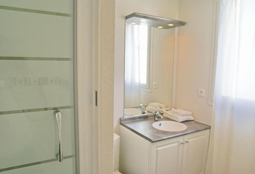 스탠다드 스튜디오, Appart Hôtel Le Liberté Vannes Centre Ville