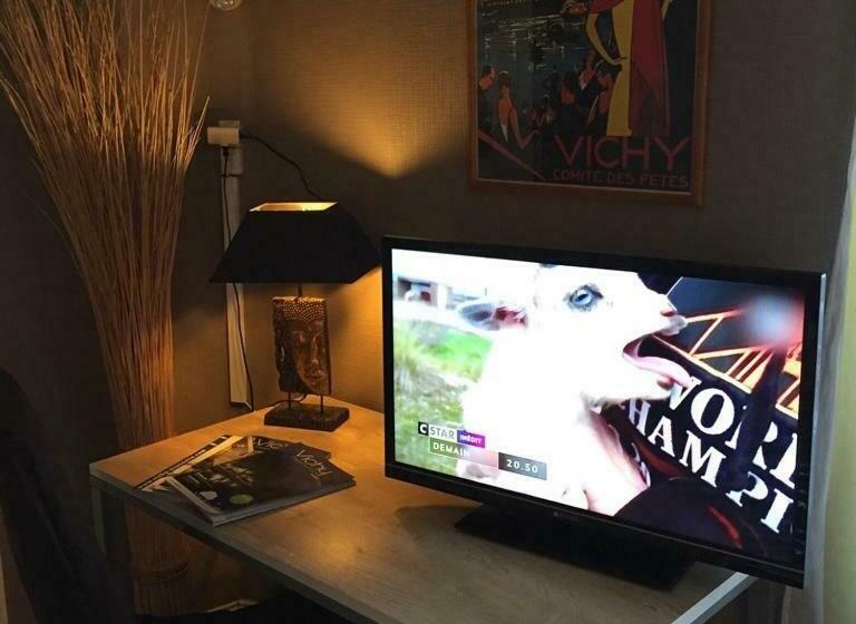 חדר סטנדרט, Ariane