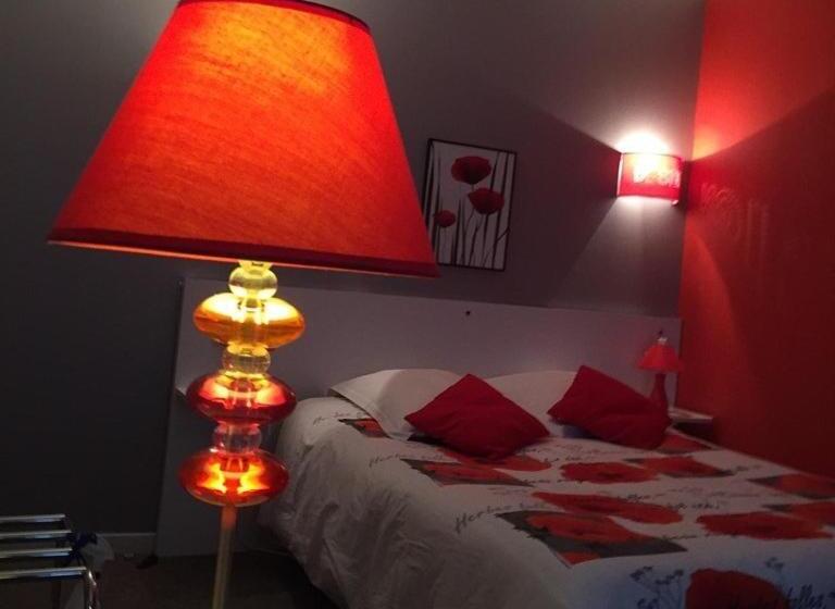 חדר סטנדרט לשלושה, Ariane