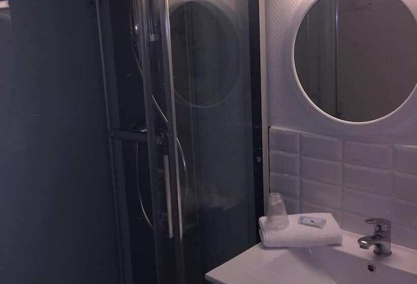 חדר סטנדרט, Ariane