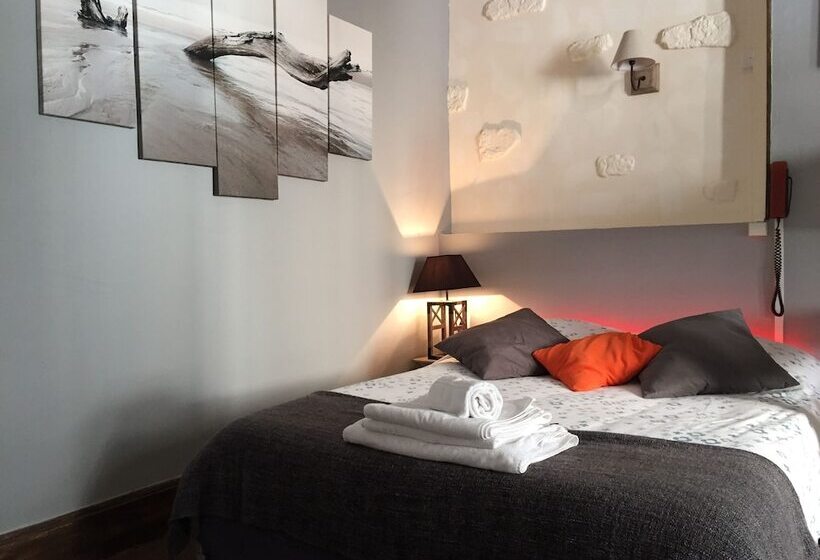 חדר סטנדרט לארבעה, Ariane