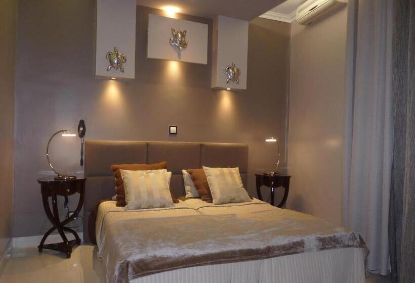 Chambre Familiale, Camelia Prestige   Place De La Nation