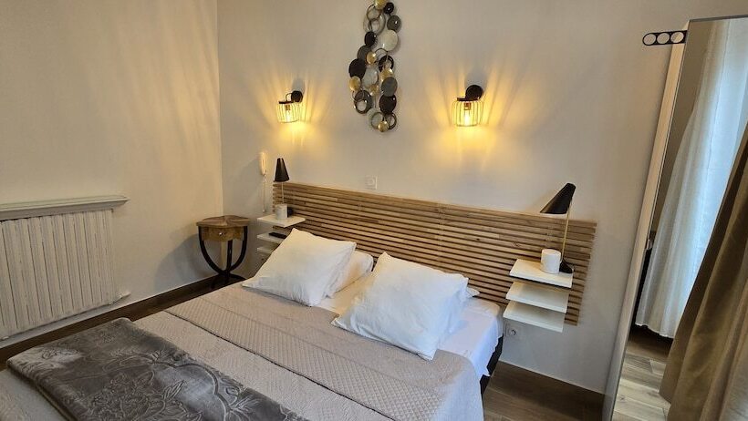 Chambre Standard, Camelia Prestige   Place De La Nation