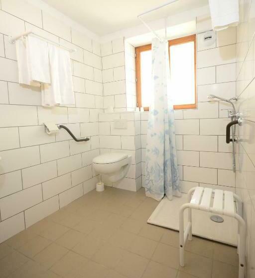 Pokój Standard Trzyosobowy, Chalet Hotel La Tarine