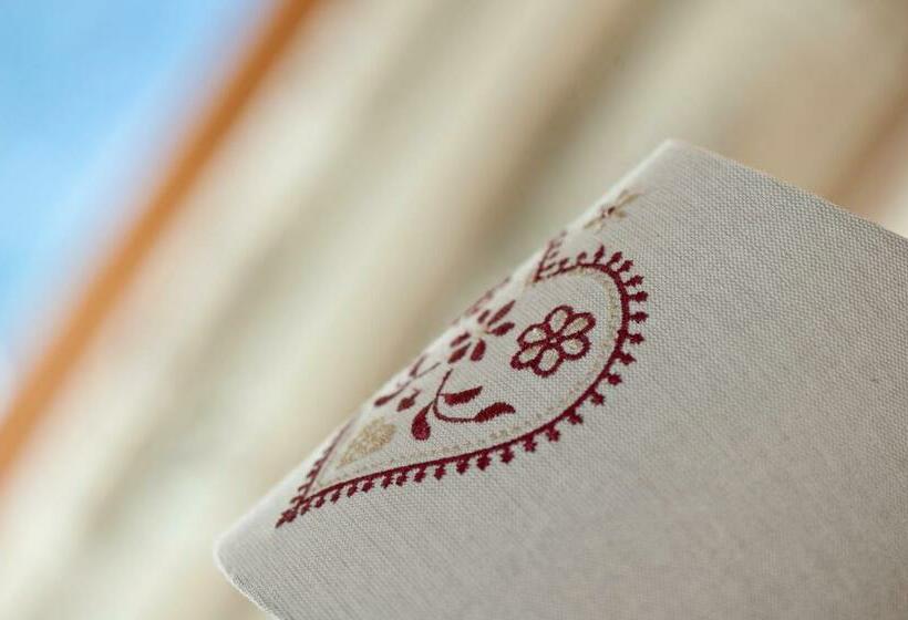 اتاق استاندارد, Chalet Hotel La Tarine