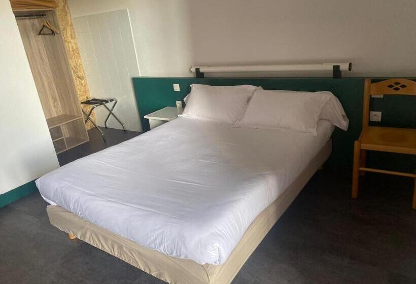 חדר קומפורט לשלושה, Du Rocher