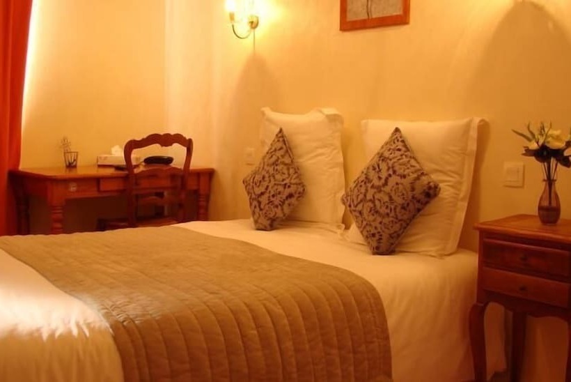 חדר קומפורט, Du Tertre