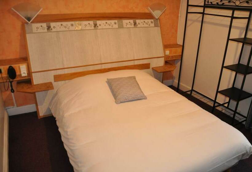 חדר קומפורט, De Naples