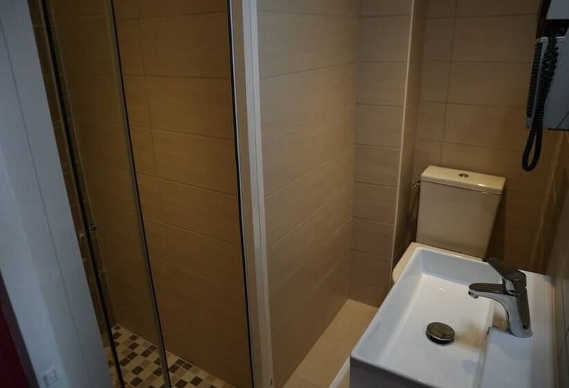 חדר קומפורט, De Naples