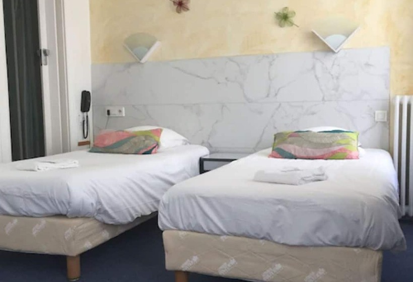 חדר סטנדרט, De Naples