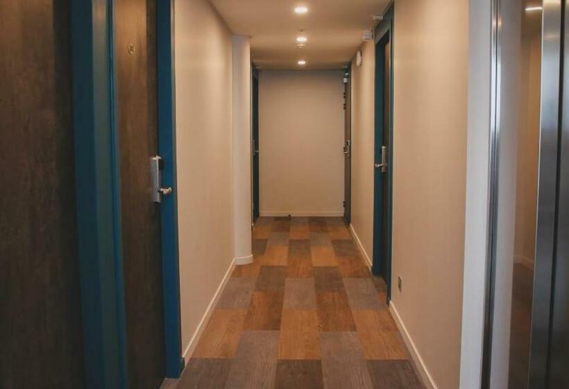 غرفة قياسية, Du Tramway