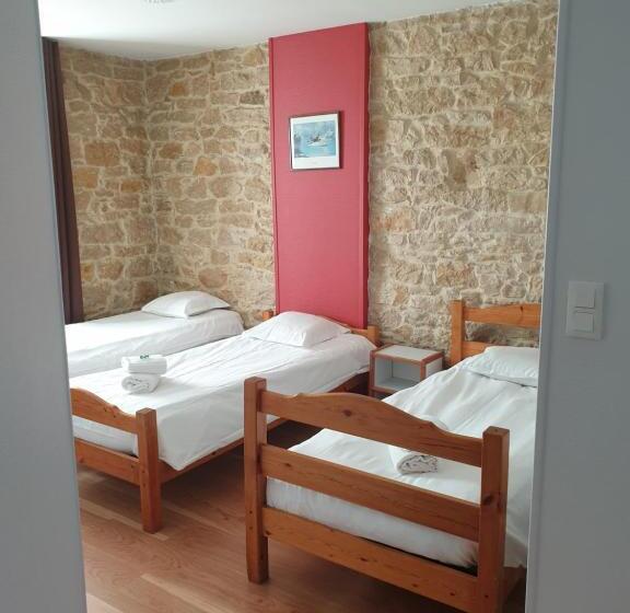 Семейный Номер, Hôtel Hermance