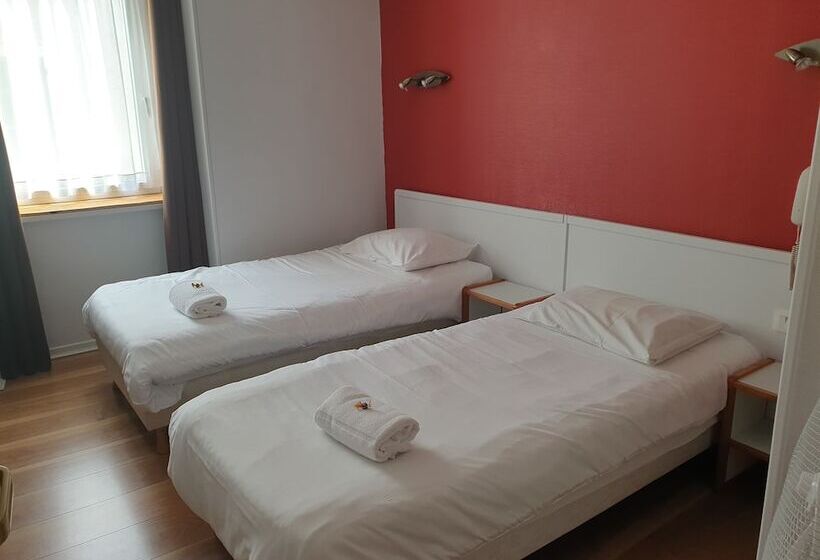 חדר סטנדרט לארבעה, Hôtel Hermance