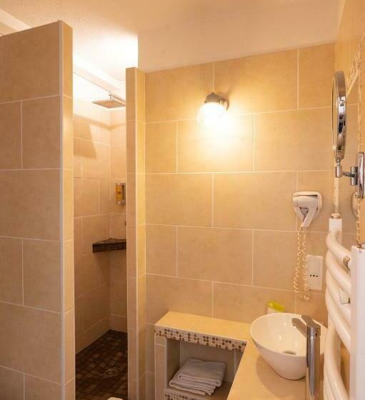 חדר סטנדרט לשלושה, L Amandiere