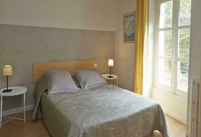 四人标准间, Hôtel Le Foch