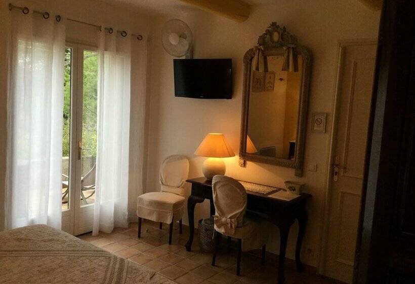 コンフォートルーム, Hôtel Le Mas Du Loriot