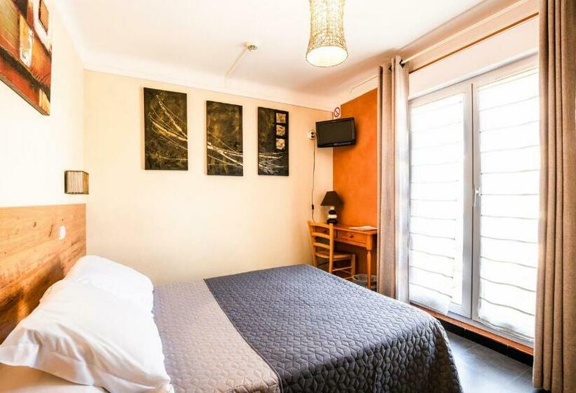 غرفة قياسية مزوَّدة بتراس, Hôtel Le Nid