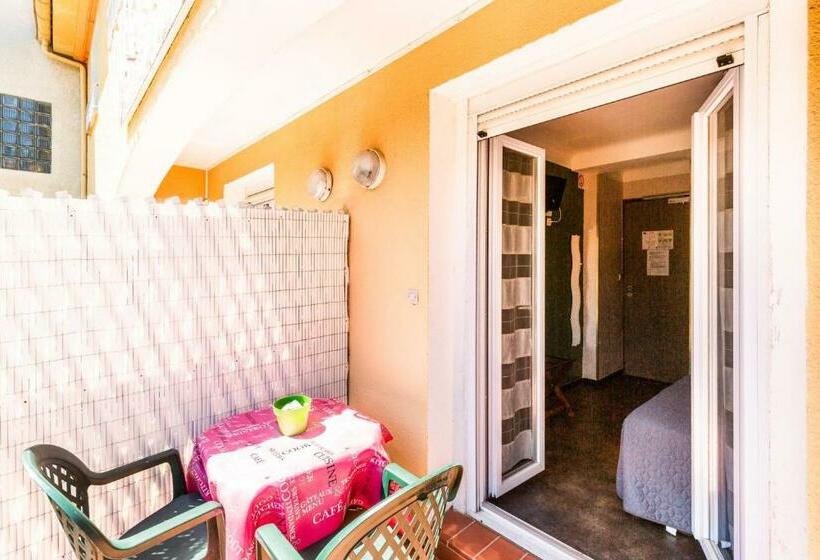 Номер Стандарт с Балконом, Hôtel Le Nid