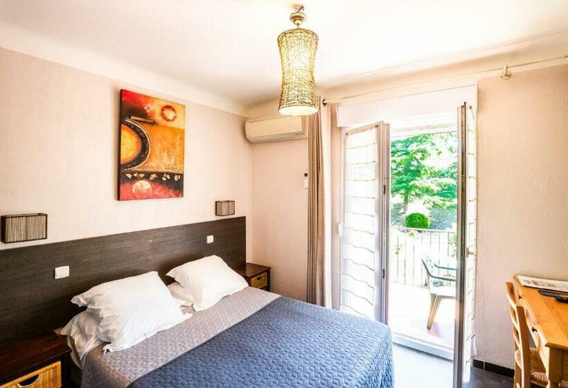 غرفة قياسية مزوَّدة بشُرفة, Hôtel Le Nid