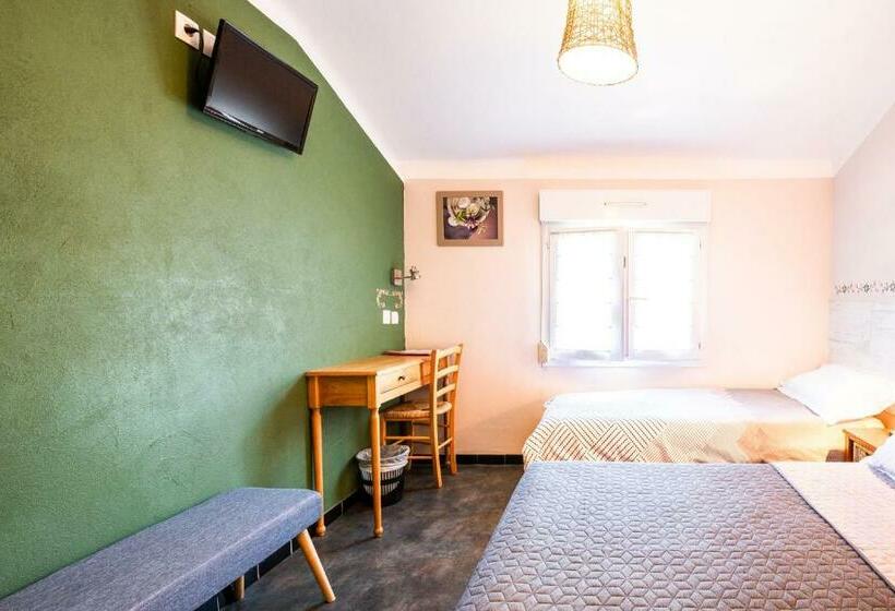 غرفة قياسية ثلاثية, Hôtel Le Nid