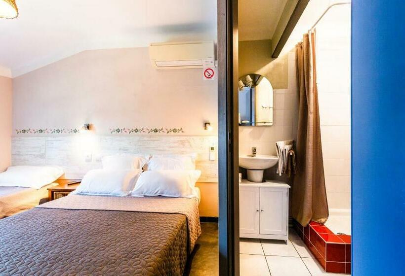 غرفة قياسية ثلاثية, Hôtel Le Nid