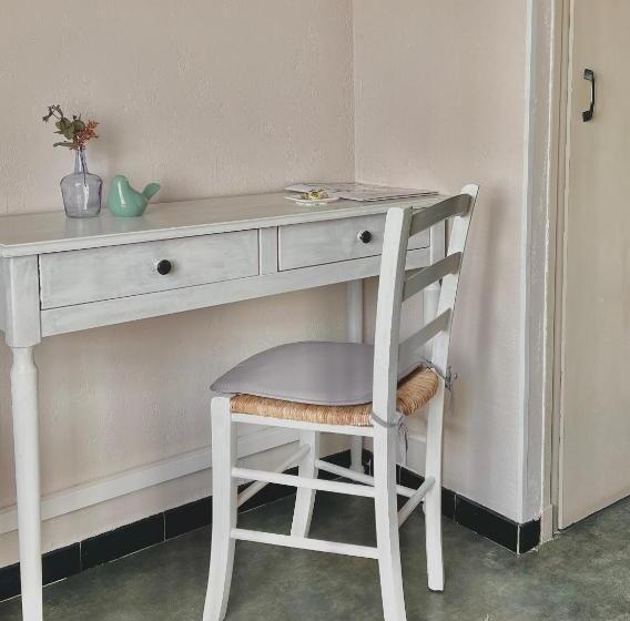 Номер Стандарт, Hôtel Le Nid