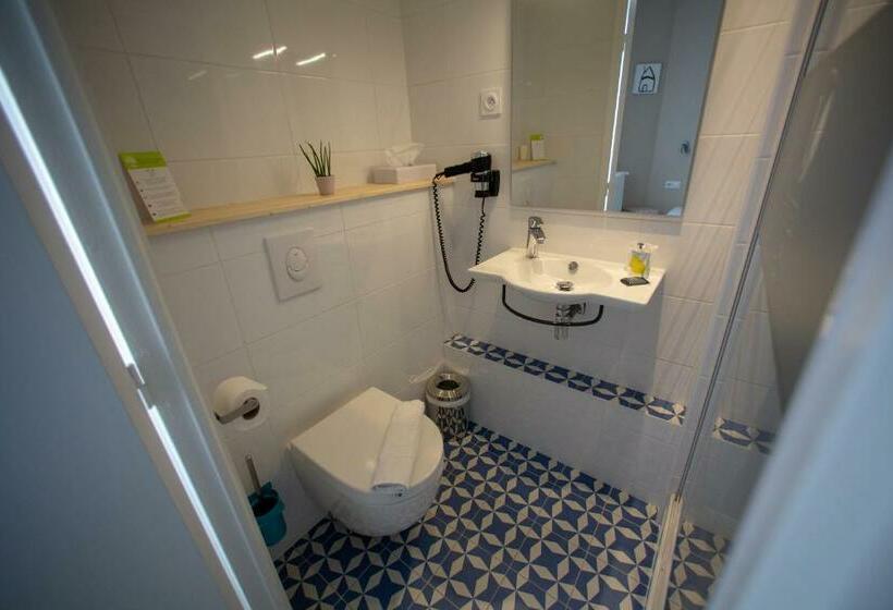 基本间, Hôtel Le Vert Bois