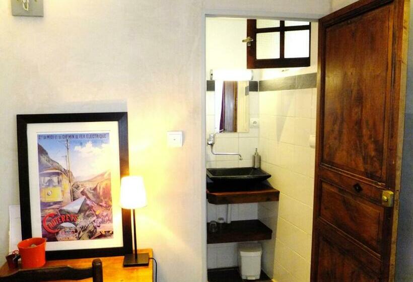 חדר סטנדרט, Hôtel Les Templiers