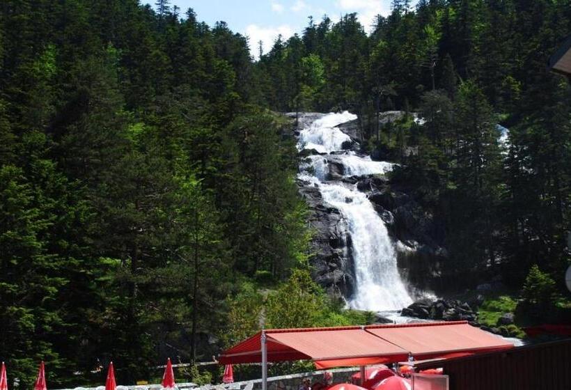 Семейный Номер, Hôtel Les Templiers