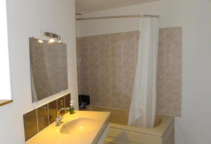 דירת חדר, Hôtel Les Templiers