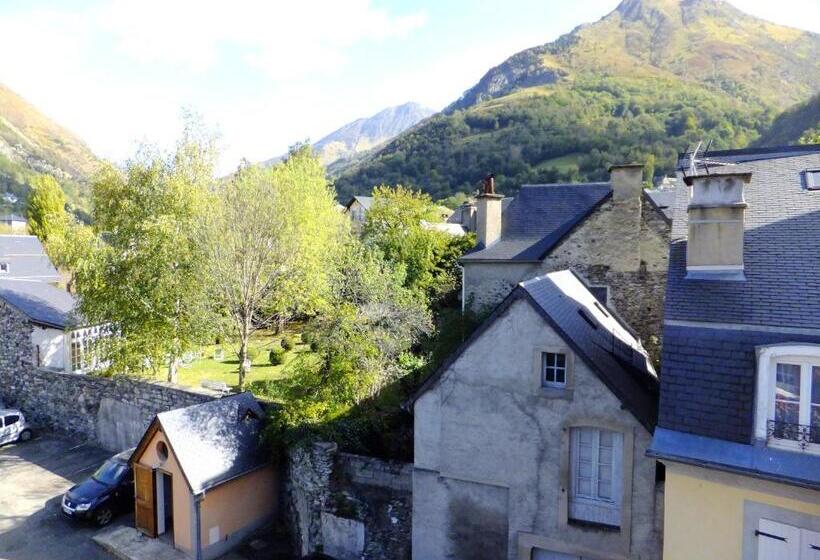 דירת חדר, Hôtel Les Templiers