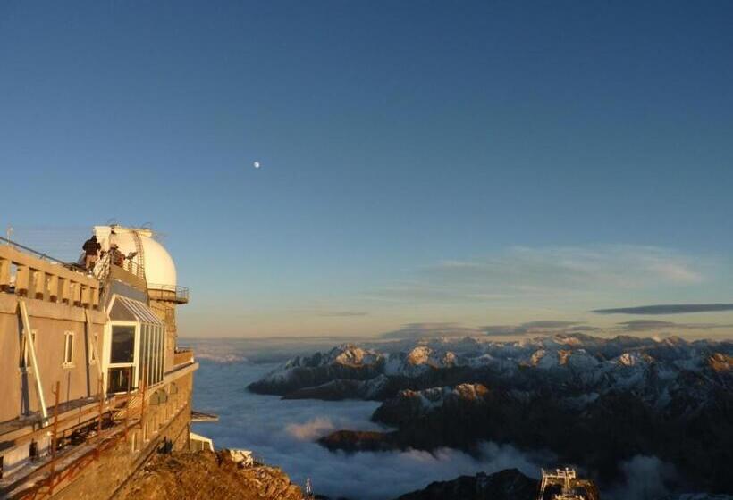 דירת חדר, Hôtel Les Templiers