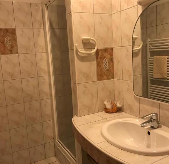 اتاق استاندارد چهار تخته, Hôtel Panoramic Et Des Bains