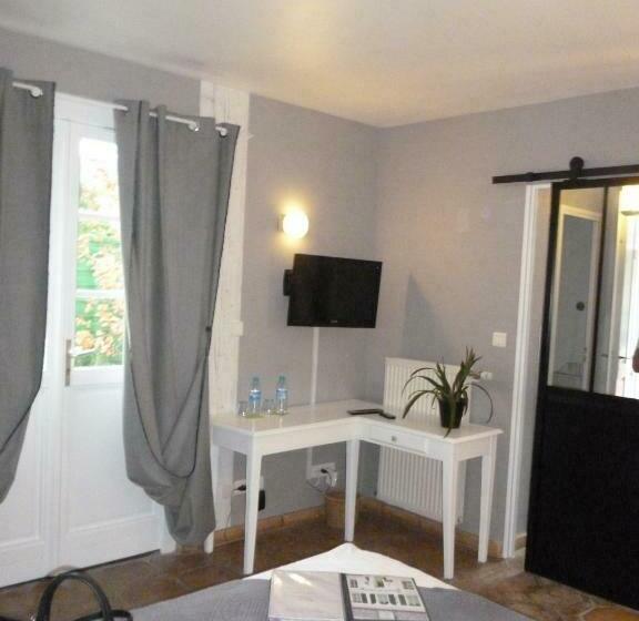 شقة غرفة واحدة, Hôtel Picardia