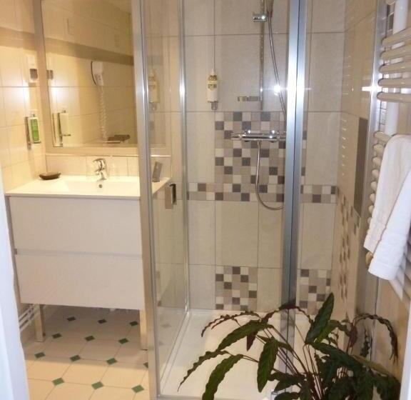 غرفة قياسية ثلاثية, Hôtel Picardia